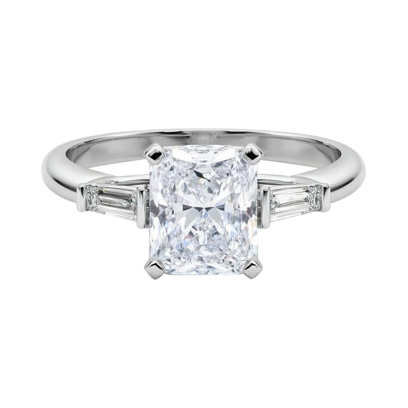 GIA 5.02ct Radiant Three-Stone Tapered Baguette 18K White Gold Diamond Ring (bague à diamant en or blanc)