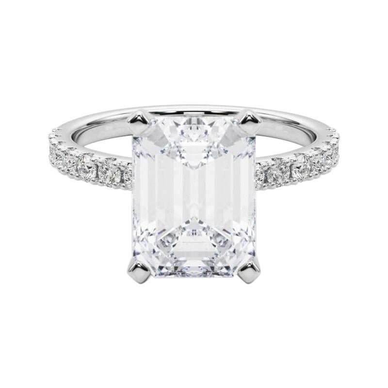 GIA 5,04ct Smeraldo solitario con mezza eternità in oro bianco 18 carati