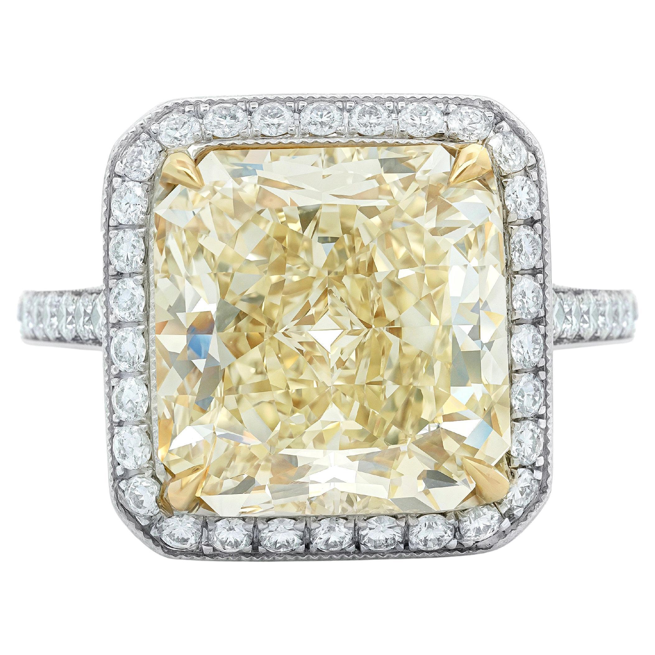 GIA 5,05 Karat Fancy Gelb VVS2 Radiant Diamant Ring in 18K Gold 
Platin im Angebot