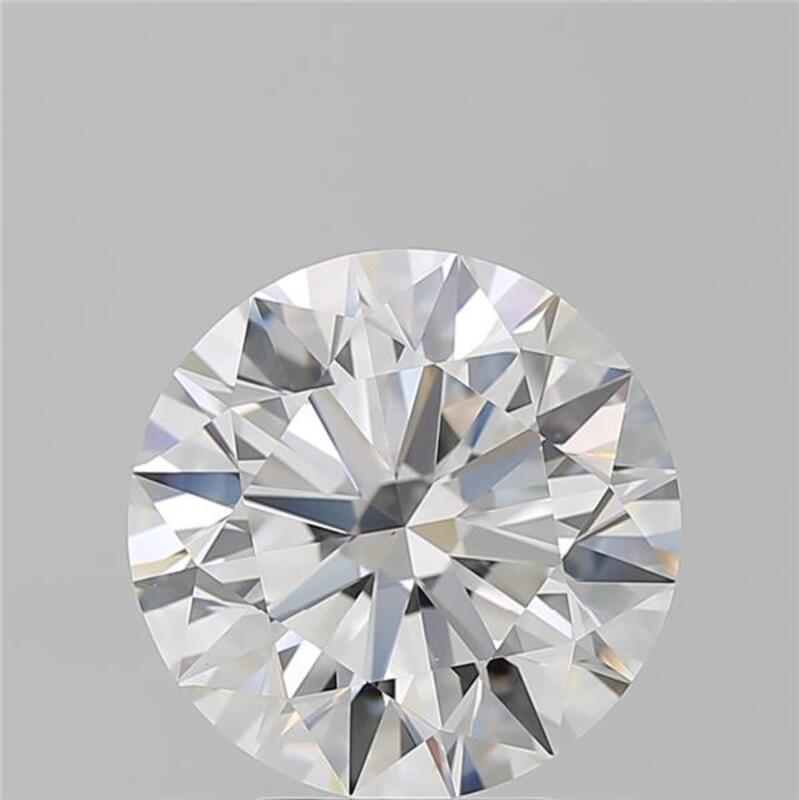 Questo sofisticato anello con diamante è caratterizzato da un sorprendente centro di un diamante rotondo, del peso di 5,05 e con una ricca gradazione F e VS1. Realizzato a mano con precisione, l'anello presenta una fascia in oro bianco