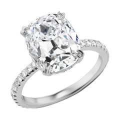 Anello GIA con diamante antico a cuscino da 5,07 carati in pavé di diamanti e platino