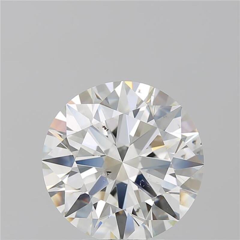 Cette bague sophistiquée est ornée d'un diamant rond pesant 5,13 et affichant un J et un SI2. Fabriquée à la main avec précision, la bague présente un anneau en or blanc magnifiquement poli, qui rehausse son attrait luxueux. La monture classique à