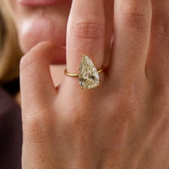 Anello di fidanzamento in oro giallo 18 carati con diamante a forma di pera da 5,19 carati certificato GIA
