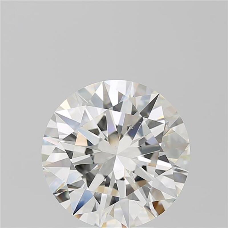 Élégamment conçue, cette étonnante bague en diamant séduit par ses caractéristiques remarquables. Au cœur de cette pièce se trouve un époustouflant diamant rond I SI1 de 5,21 mm, solidement maintenu dans un sertissage surélevé qui rehausse sa