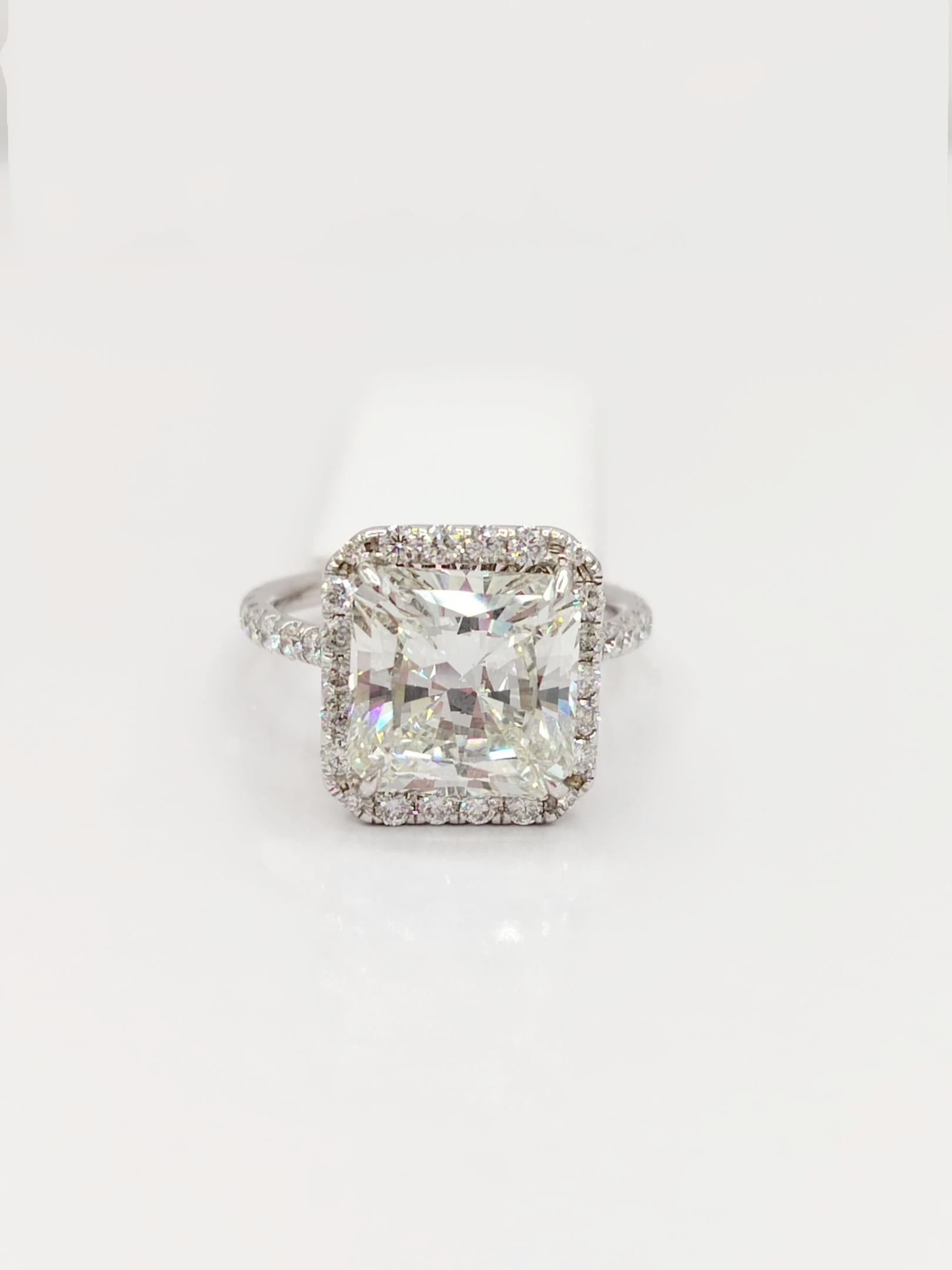 GIA 5.27 ct. White Diamond Radiant Ring on 18K White Gold For Sale 1