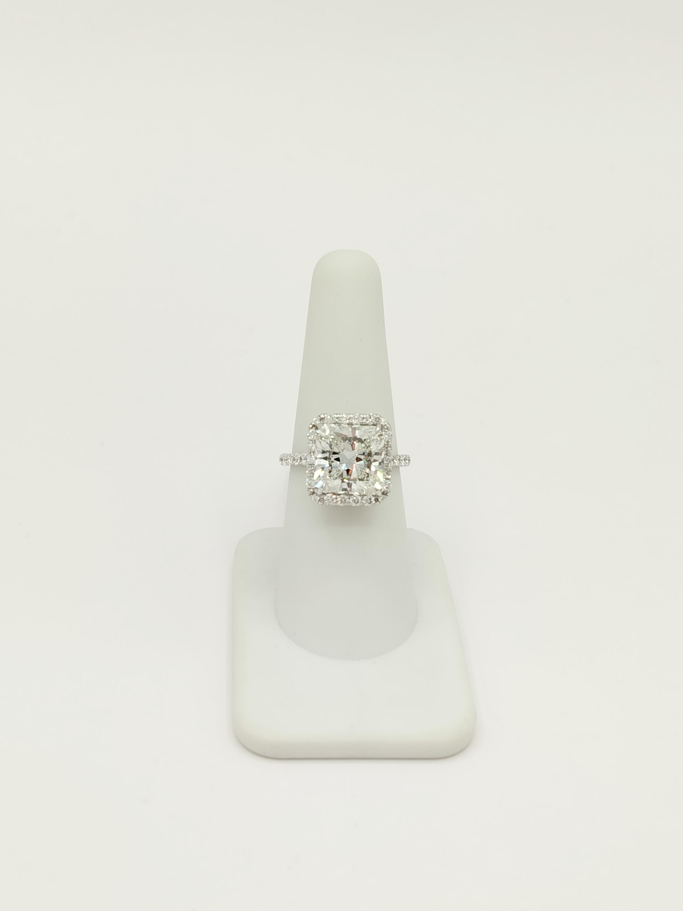GIA 5.27 ct. White Diamond Radiant Ring on 18K White Gold For Sale 2