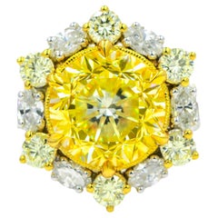 GIA 5,29 Karat Fancy Yellow Natural Diamond Halo Verlobungsring 18K Weißgold