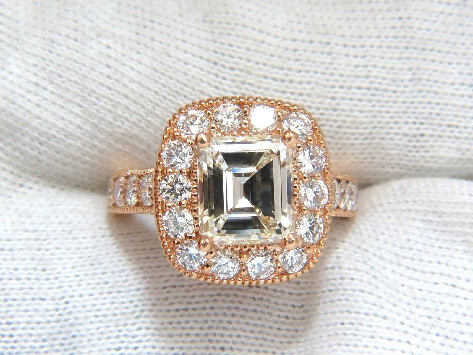 Women's or Men's GIA 5.37 Carat Emerald Cut Diamond Ring 18 Karat Bridal Anniversary Halo Cluster For Sale