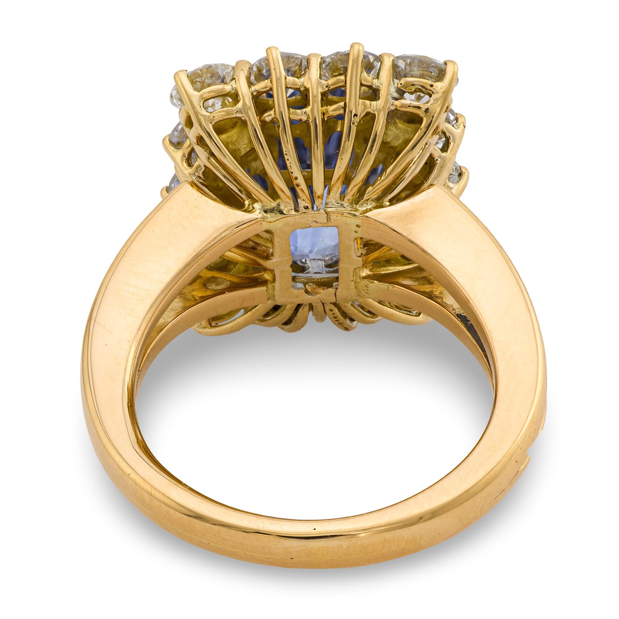 GIA Anello cocktail con zaffiro di Ceylon e diamante in oro giallo 18 carati da 5,51 carati in vendita 1