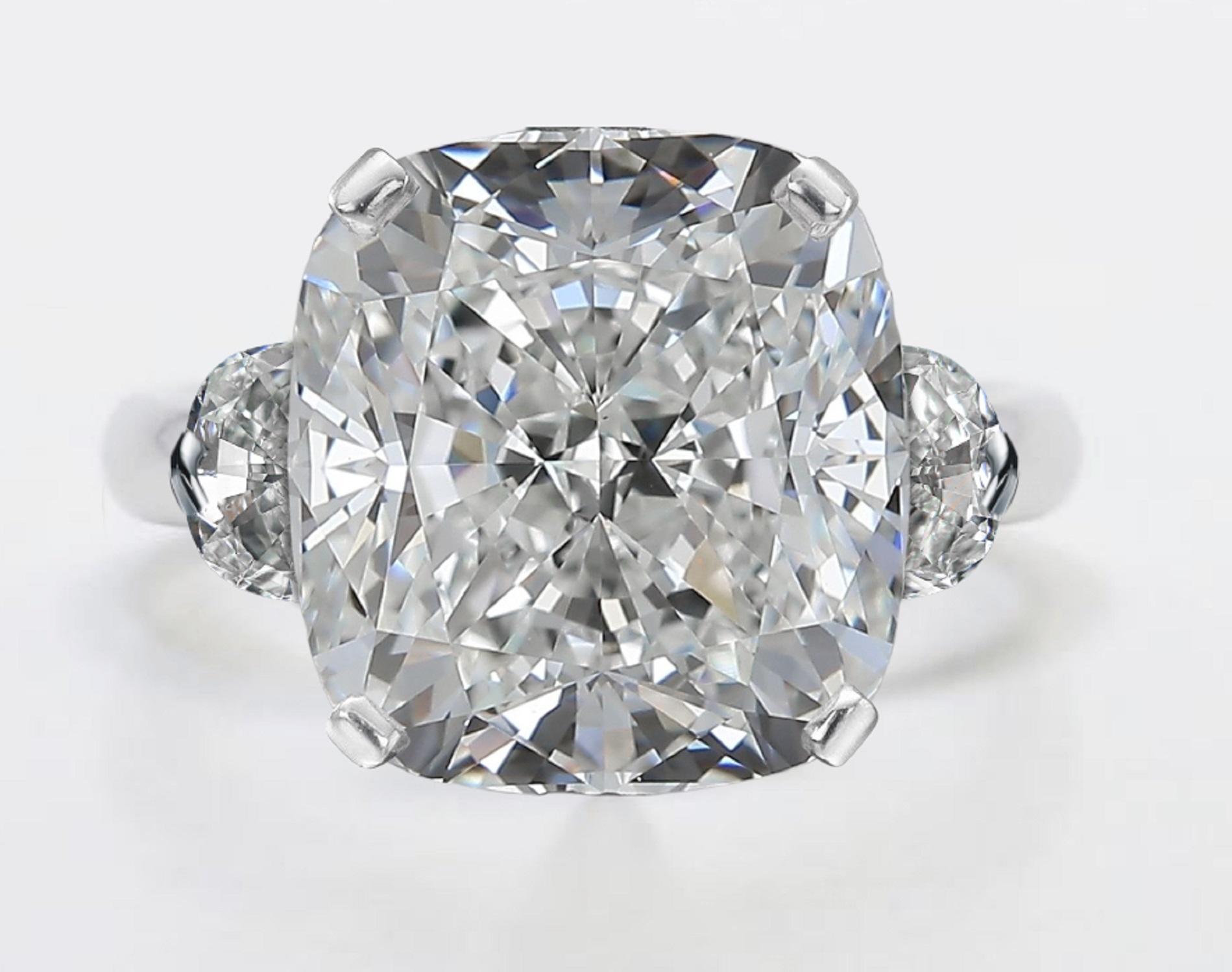 An amazing diamond full of sparkle and brilliance! A spectacular and most sought after cushion square shape!

GIA certified 

0.60 carats approx. of white diamond half moon diamonds.