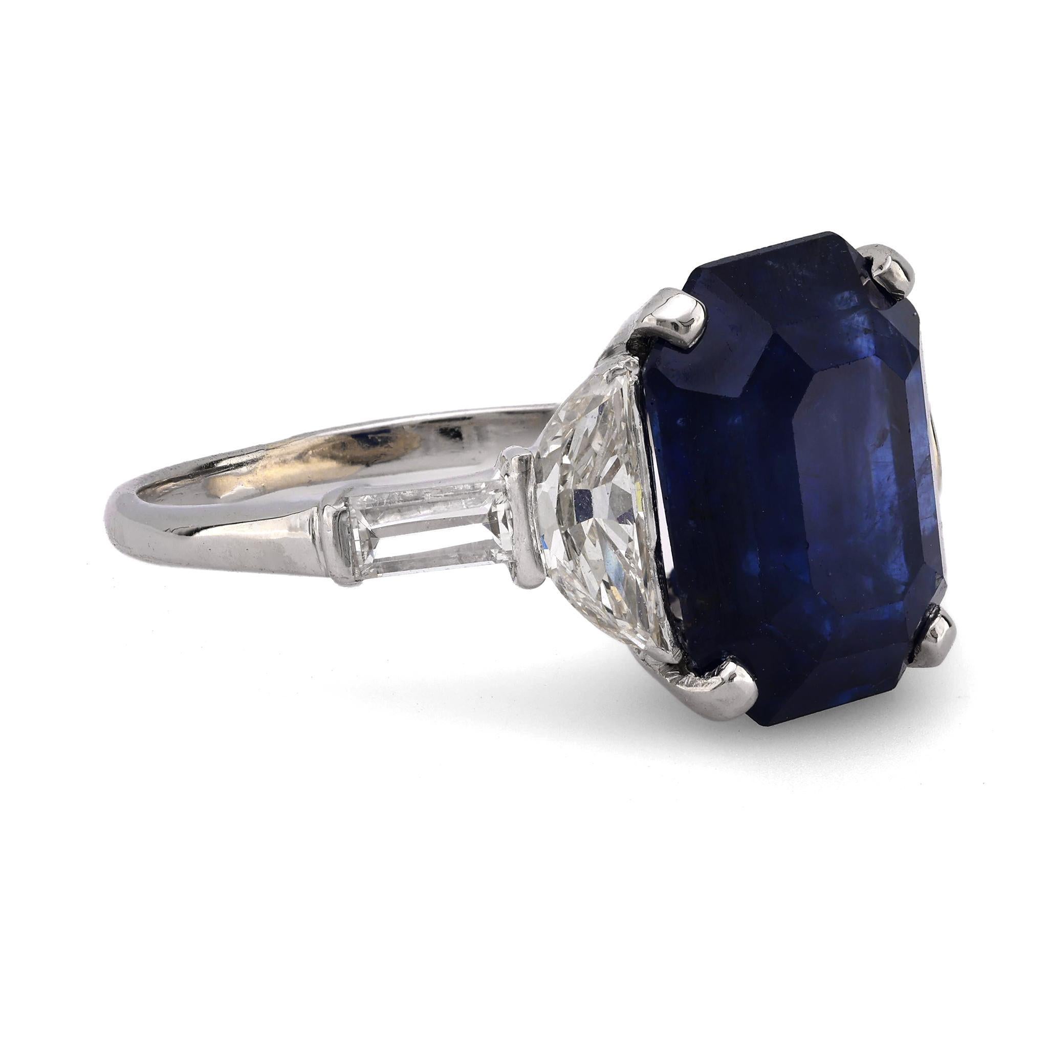 Platinring, GIA 5,69 Karat achteckig geschliffener blauer Saphir, Diamant (Moderne)