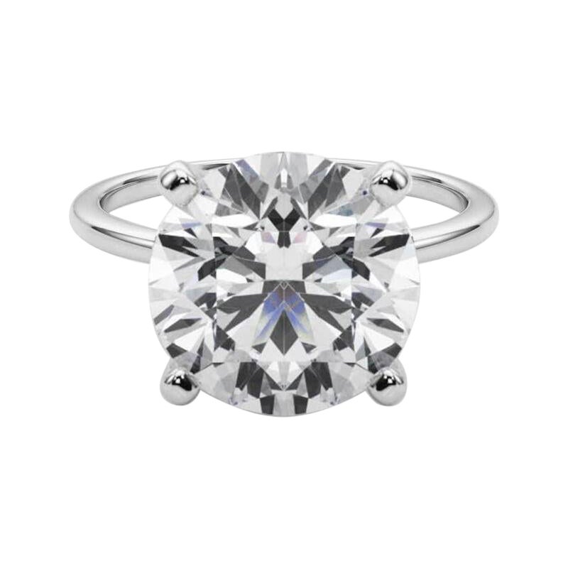 GIA 5,79ct Anello con diamante rotondo a fascia sottile con solitario incastonato in oro bianco 18 carati