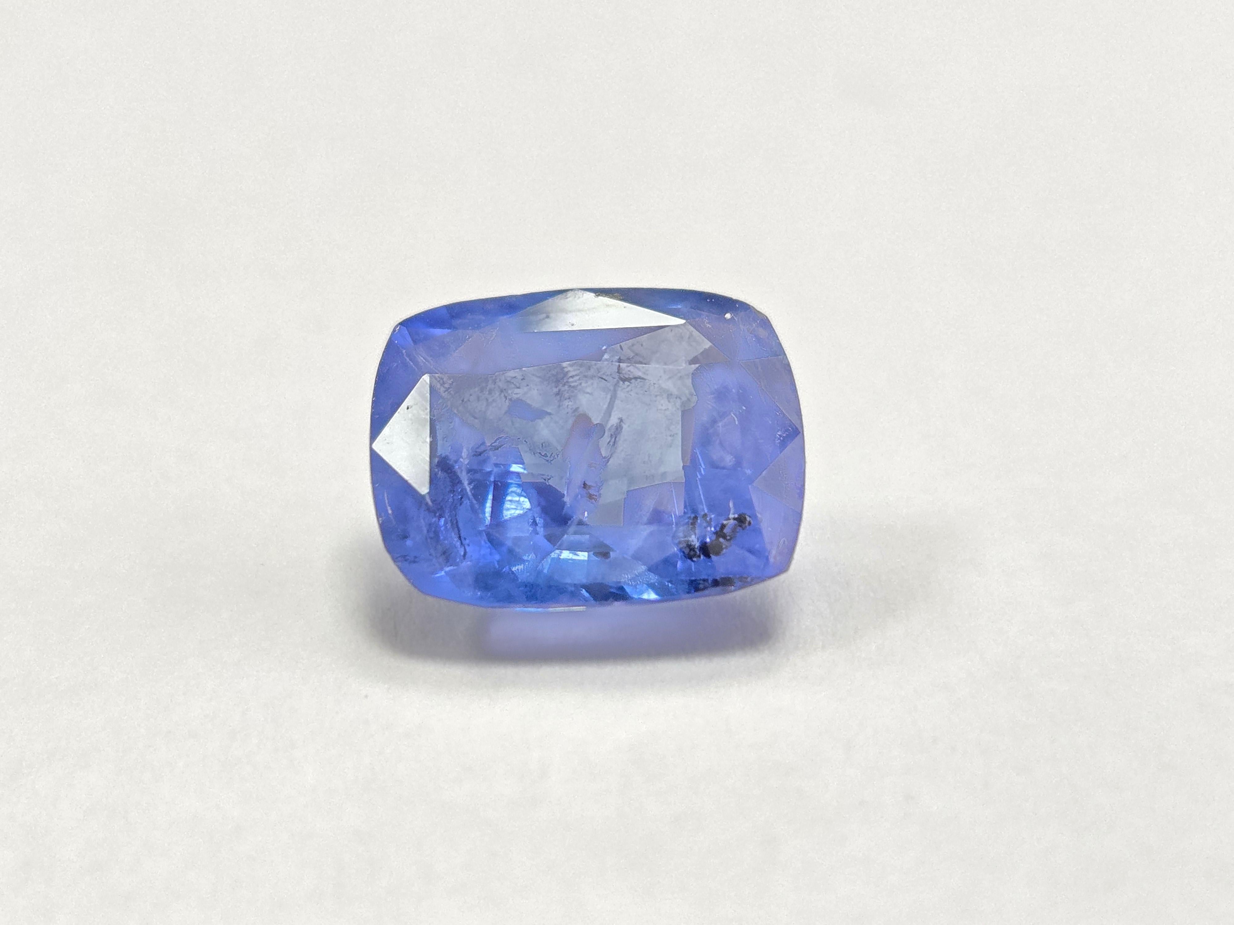 GIA Saphir Naturel de 5.82 carats en forme de coussin, d'un beau bleu marine royal.
Dimensions : 11,53 x 9,38 x 5,77 mm
*Expédition gratuite aux États-Unis