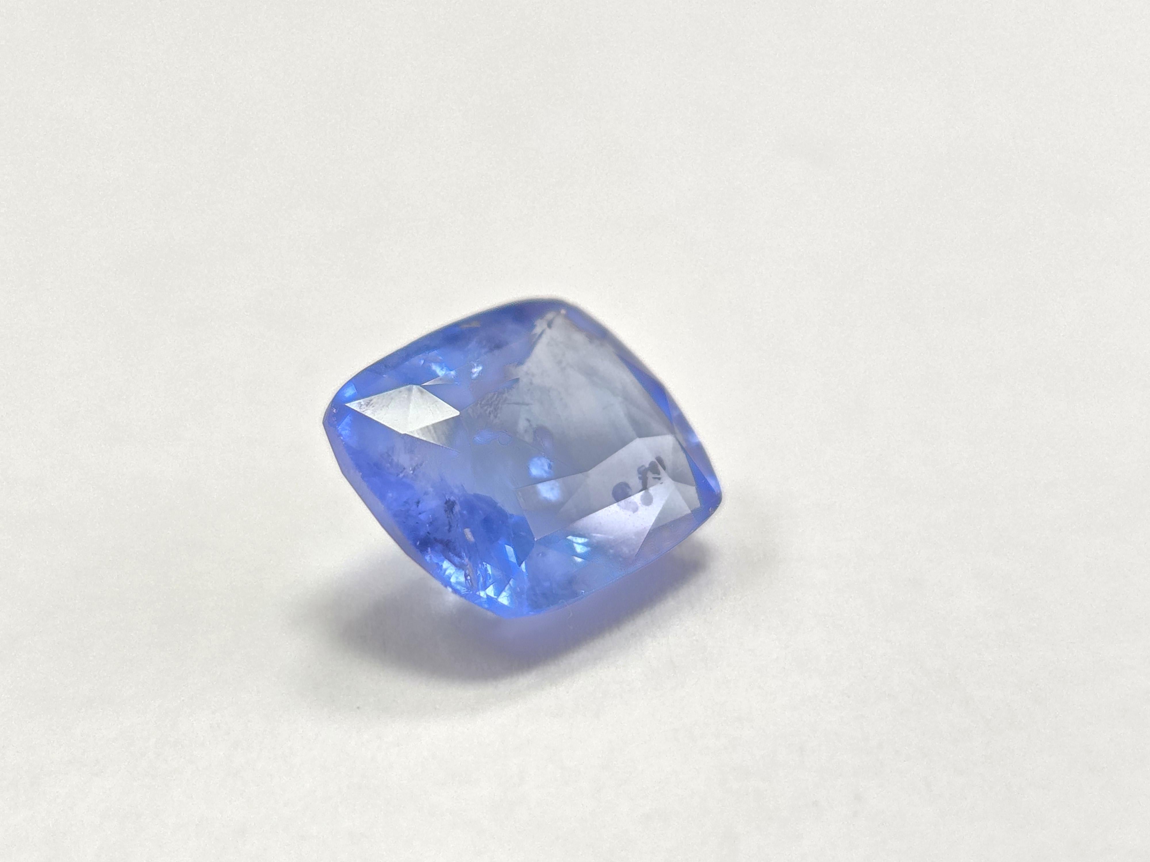 Moderne GIA Saphir Naturel 5.82 Carat Forme Coussin