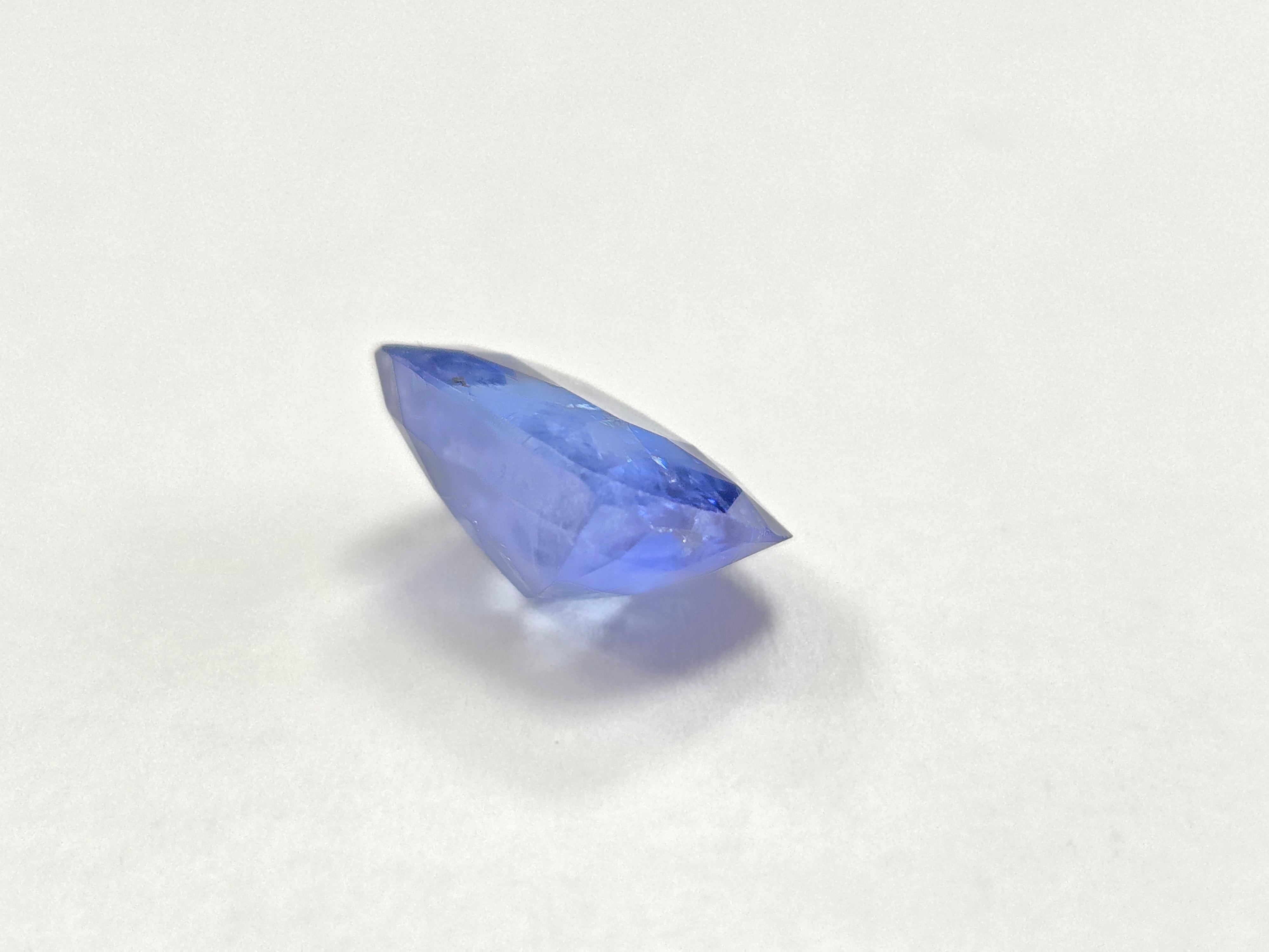 Taille coussin GIA Saphir Naturel 5.82 Carat Forme Coussin