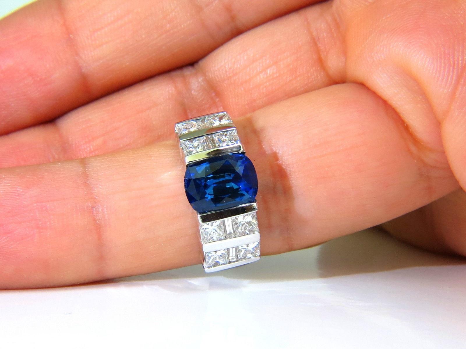 GIA Certified: Heat Only

3.21ct. Natural Sapphire
Amazing oval cut

Very Very Clean Clarity

Beautiful Blue sparkles throughout

The classic Bright Royal Blue color

Transparency A+

GIA: TE

(please see report scan in photo menu)



Side diamonds