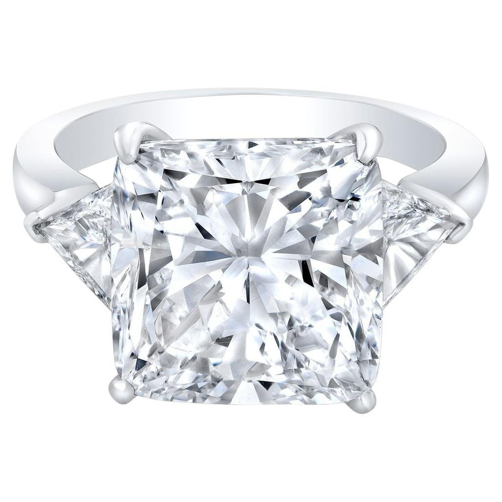 Bague en platine avec diamant taille radiant carrée de 5 carats certifié GIA en vente