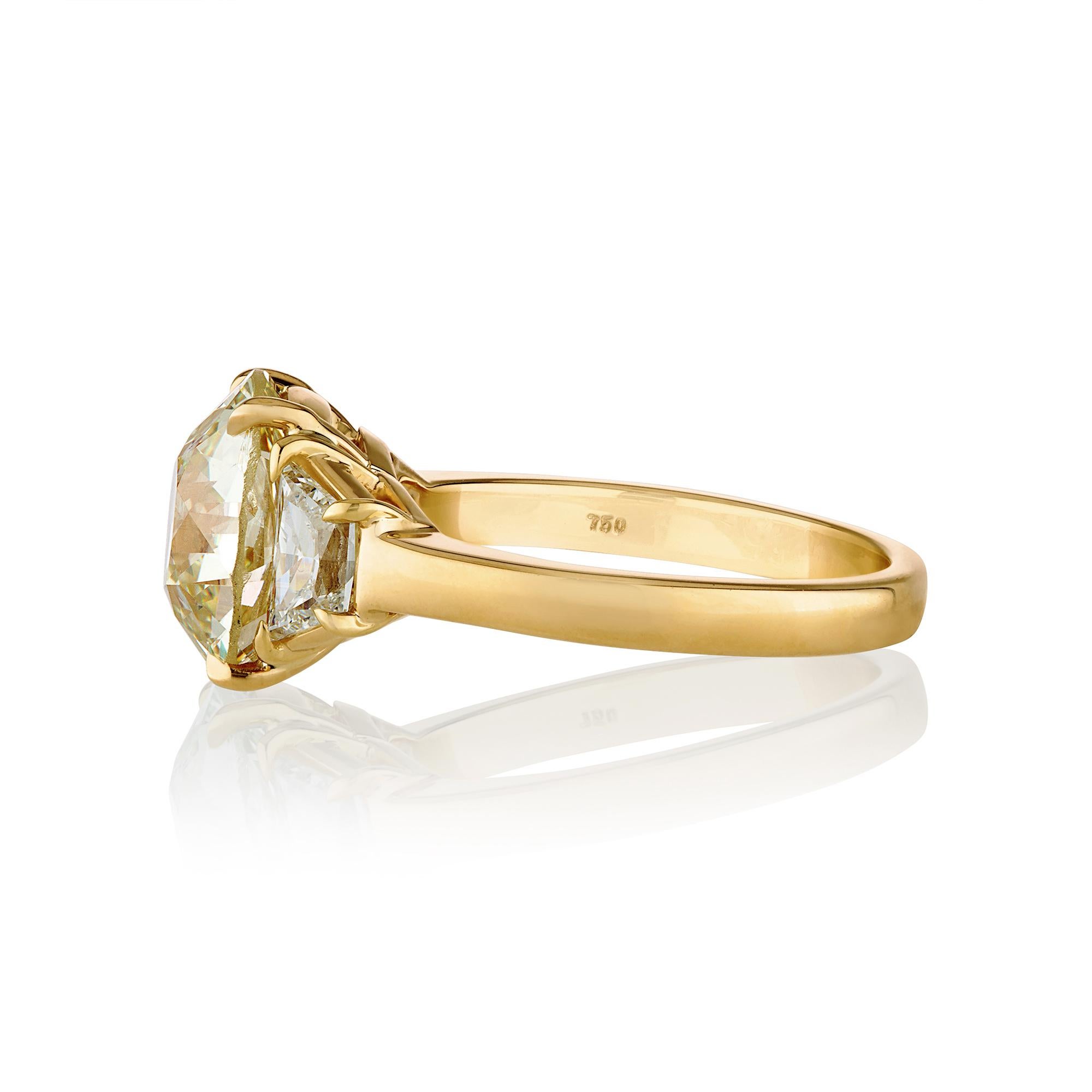 Taille vieille Europe GIA 6.01ct Old Euro Diamond Three Stone Engagement Anniversary Vintage 18KY Ring en vente