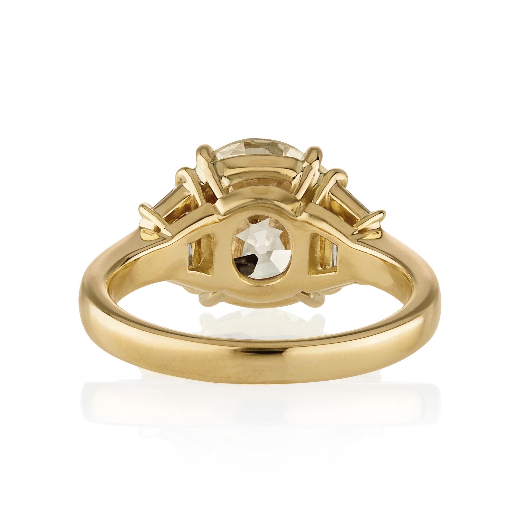 GIA 6.01ct Old Euro Diamond Three Stone Engagement Anniversary Vintage 18KY Ring Bon état - En vente à New York, NY