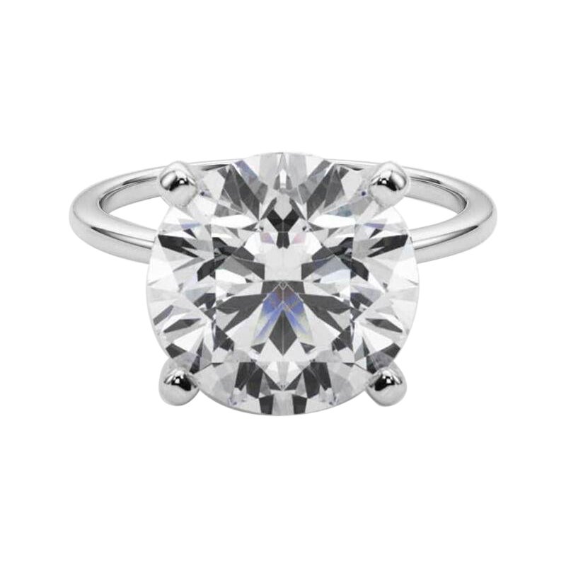 GIA 6,02ct Anello con diamante rotondo a fascia sottile con solitario incastonato in oro bianco 18 carati
