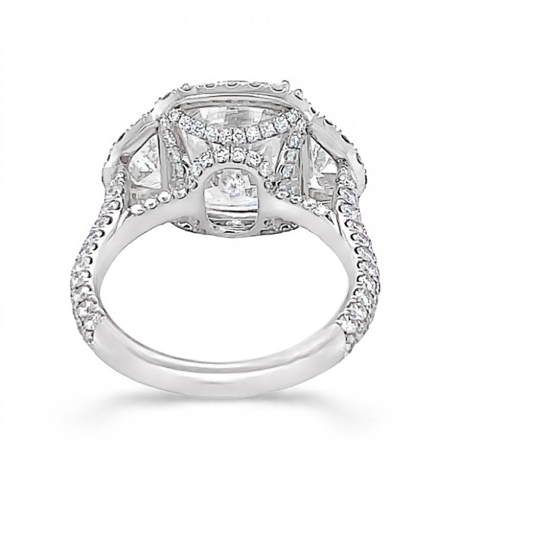 Contemporaneo GIA Anello di fidanzamento con diamante antico taglio cuscino da 6,06 carati in vendita