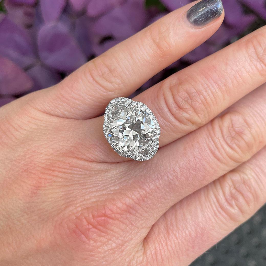 GIA Anello di fidanzamento con diamante antico taglio cuscino da 6,06 carati in vendita 2