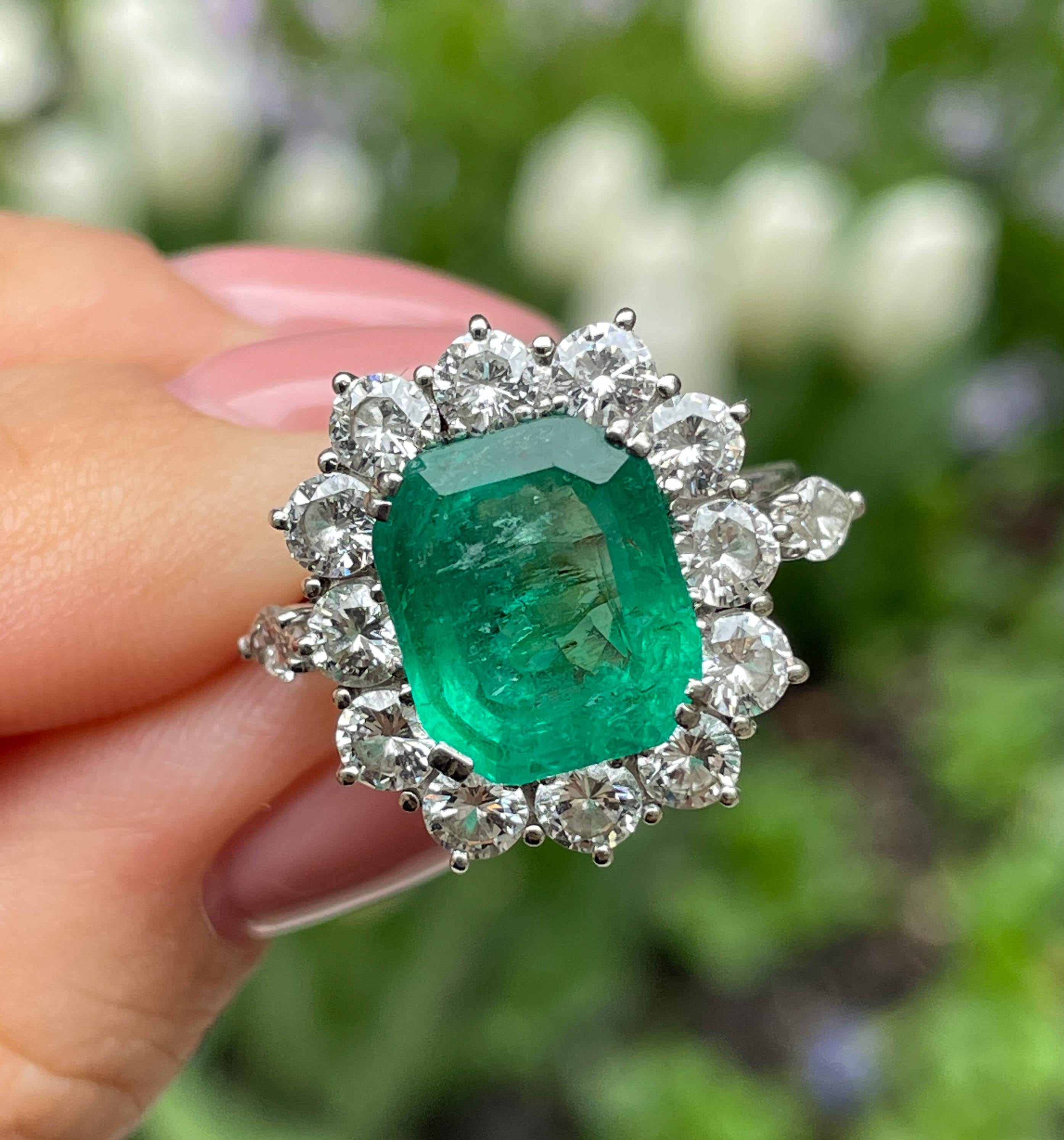 GIA 6.0ct Vintage Colombian Green Emerald Diamond Engagement Wedding 18k White  For Sale 8