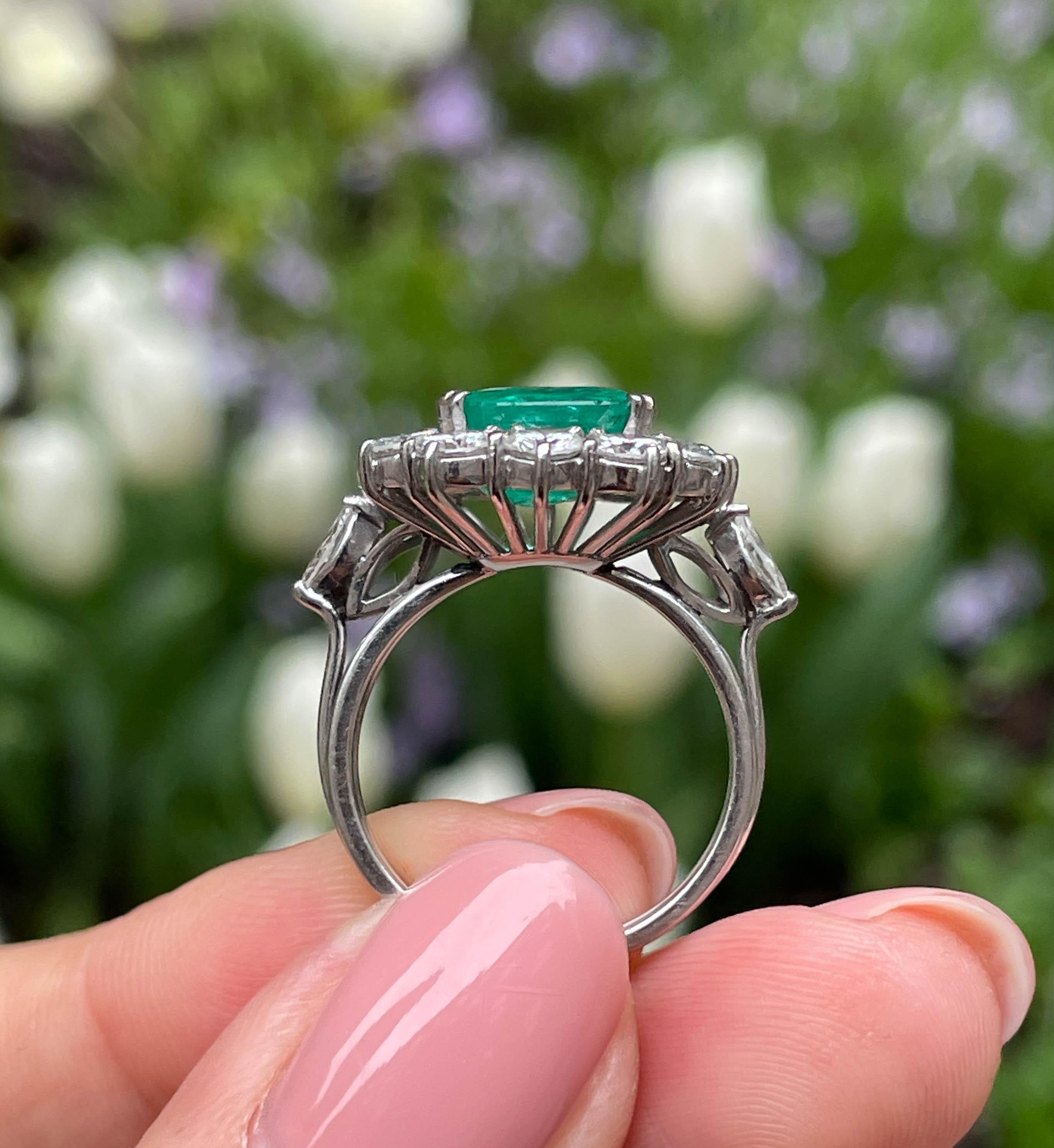 GIA 6.0ct Vintage Colombian Green Emerald Diamond Engagement Wedding 18k White  For Sale 10