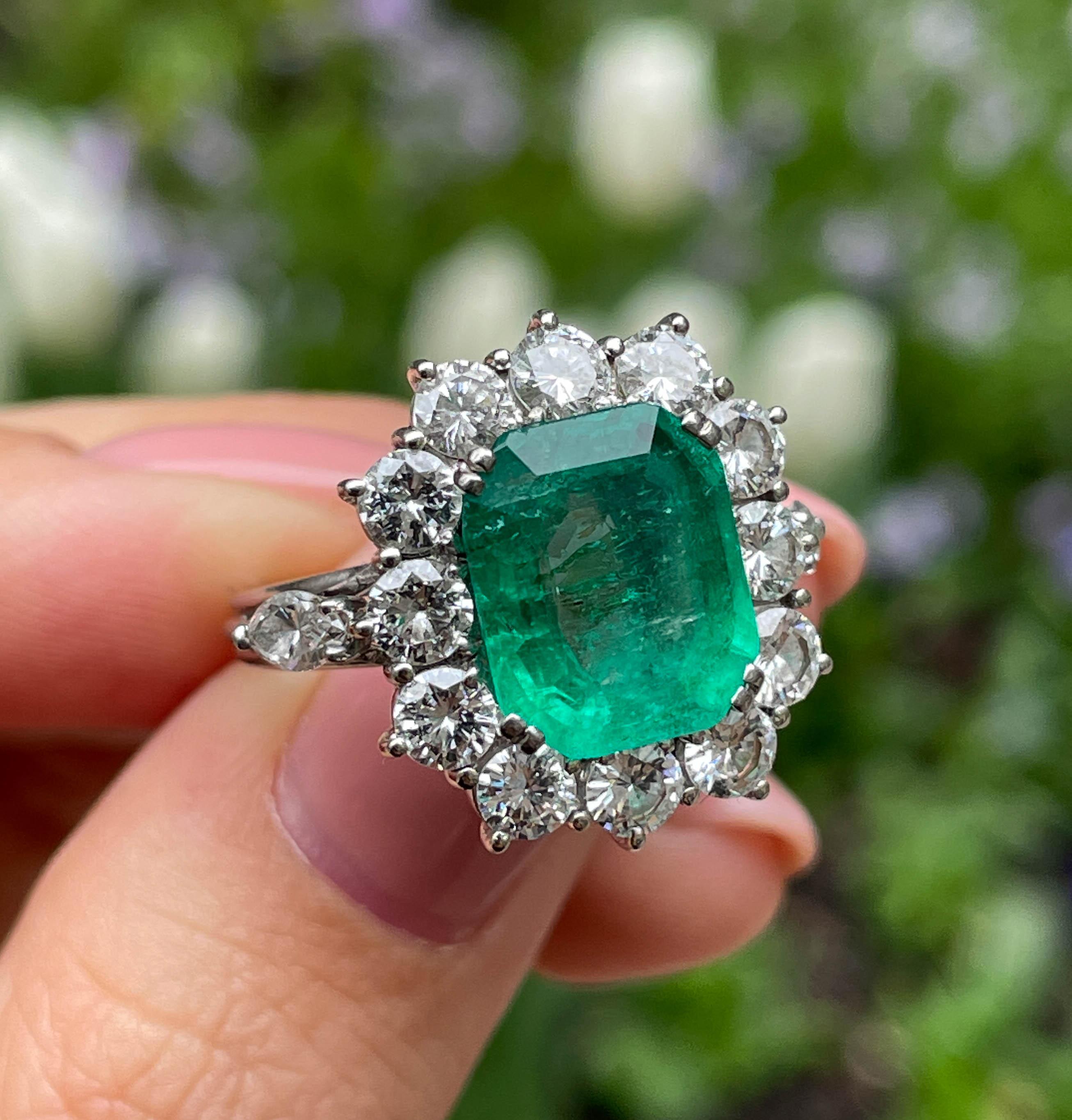 GIA 6.0ct Vintage Colombian Green Emerald Diamond Engagement Wedding 18k White  For Sale 10