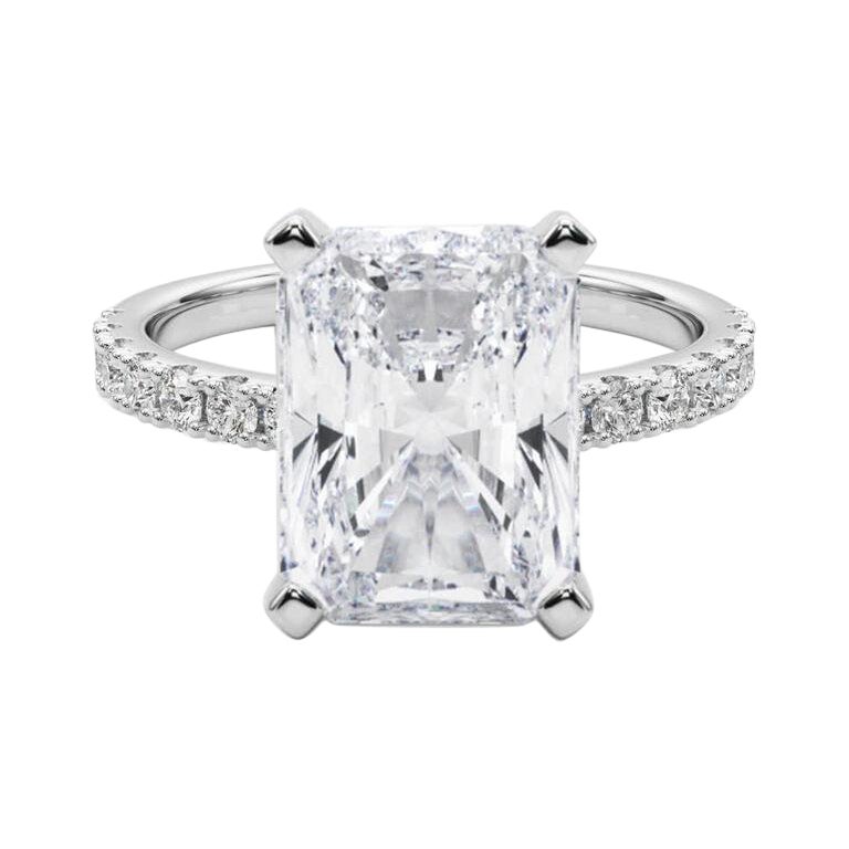 GIA 6.13ct Radiant Solitaire avec Demi-Eternité Bague diamant en or blanc 18K