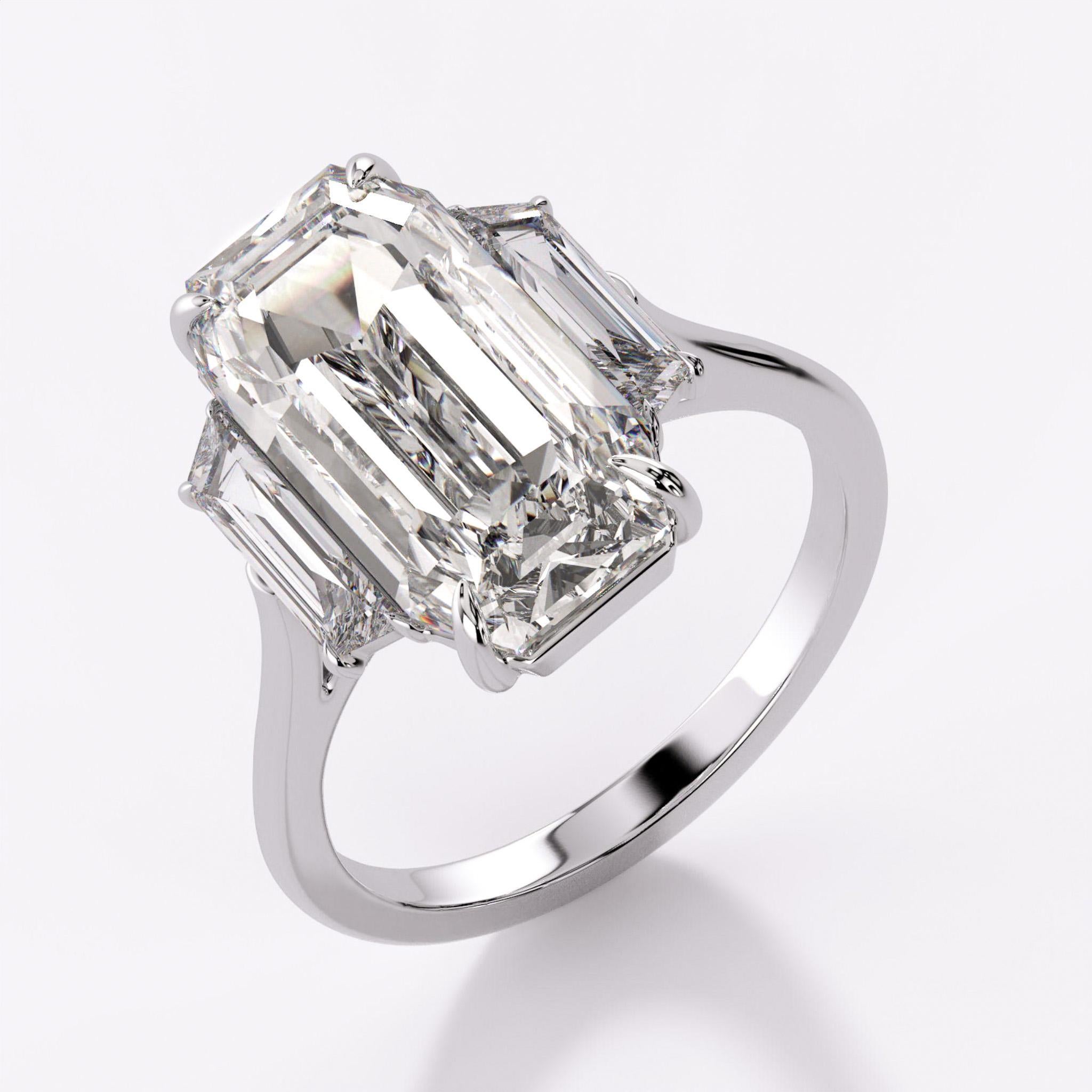Moderne GIA Bague de fiançailles à 3 pierres, 6,16 carats, diamant taille émeraude et trapèze en vente