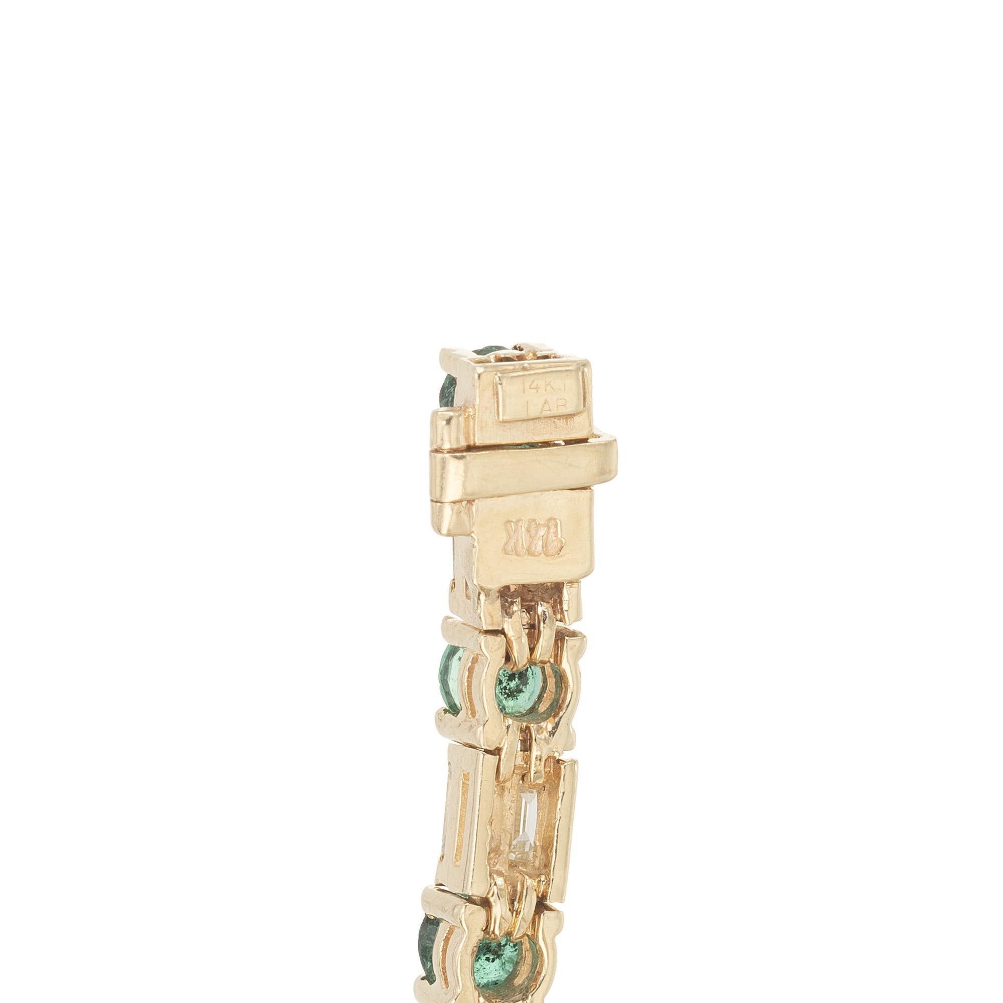Bracelet tennis en or avec émeraudes brésiliennes vertes et diamants baguettes de 6,20 carats certifiés GIA en vente 2