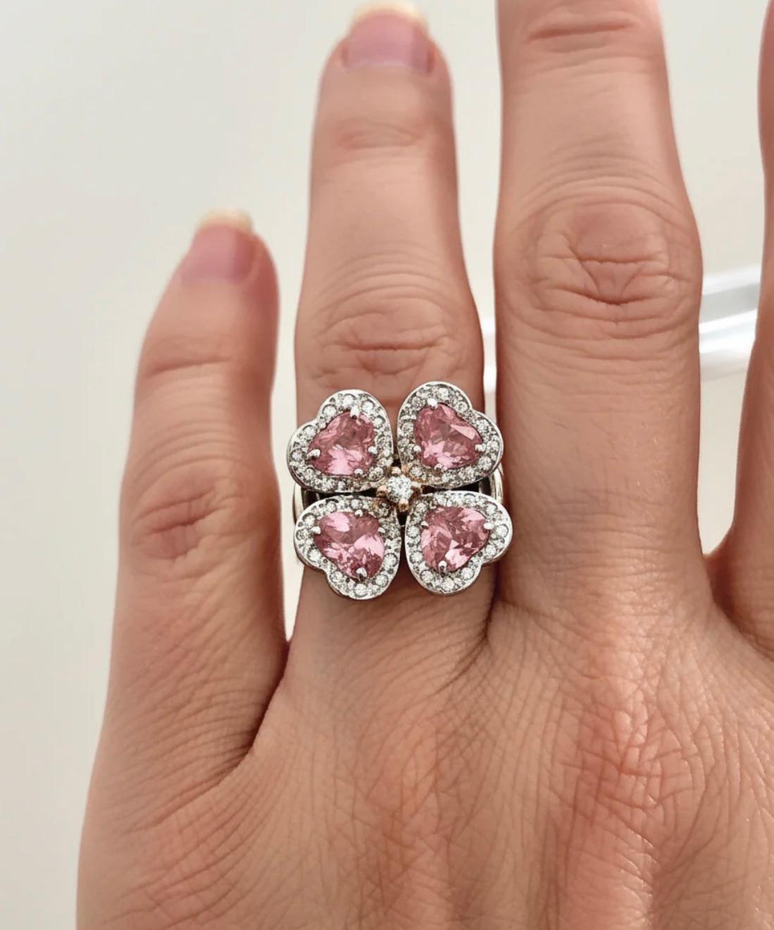 GIA 6,20 Karat Padparadscha Saphir und Diamant Blumenring 18K (Zeitgenössisch) im Angebot