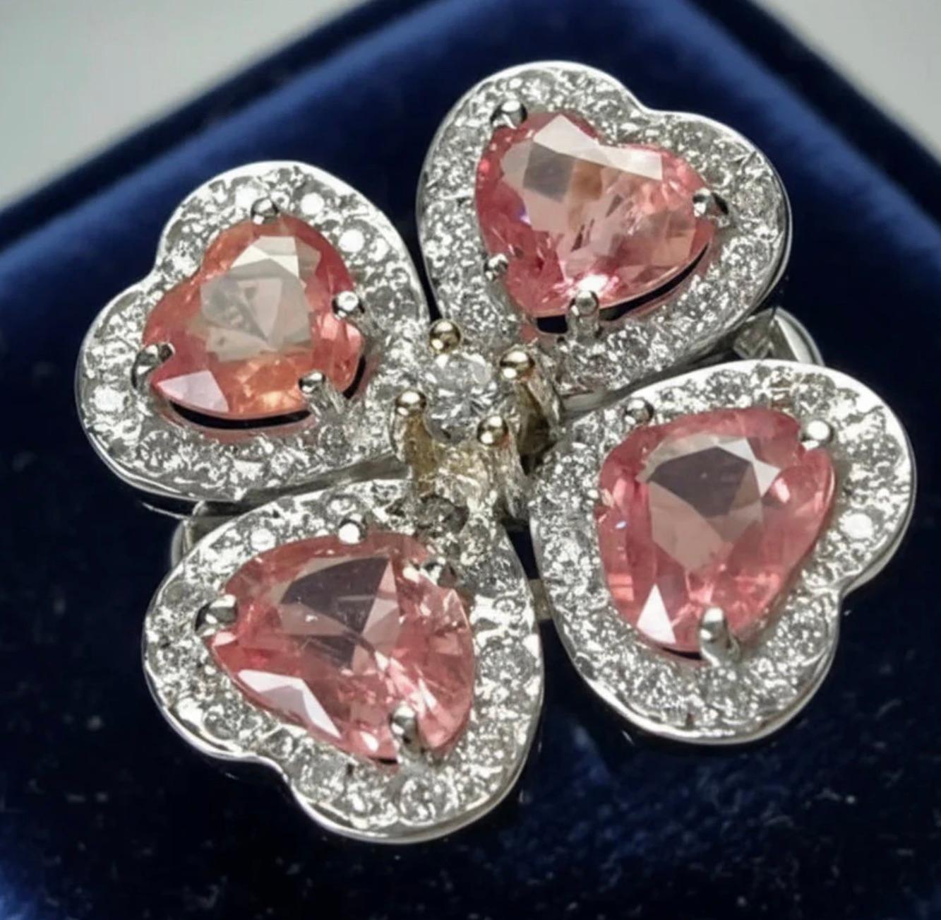 GIA 6,20 Karat Padparadscha Saphir und Diamant Blumenring 18K (Herzschliff) im Angebot