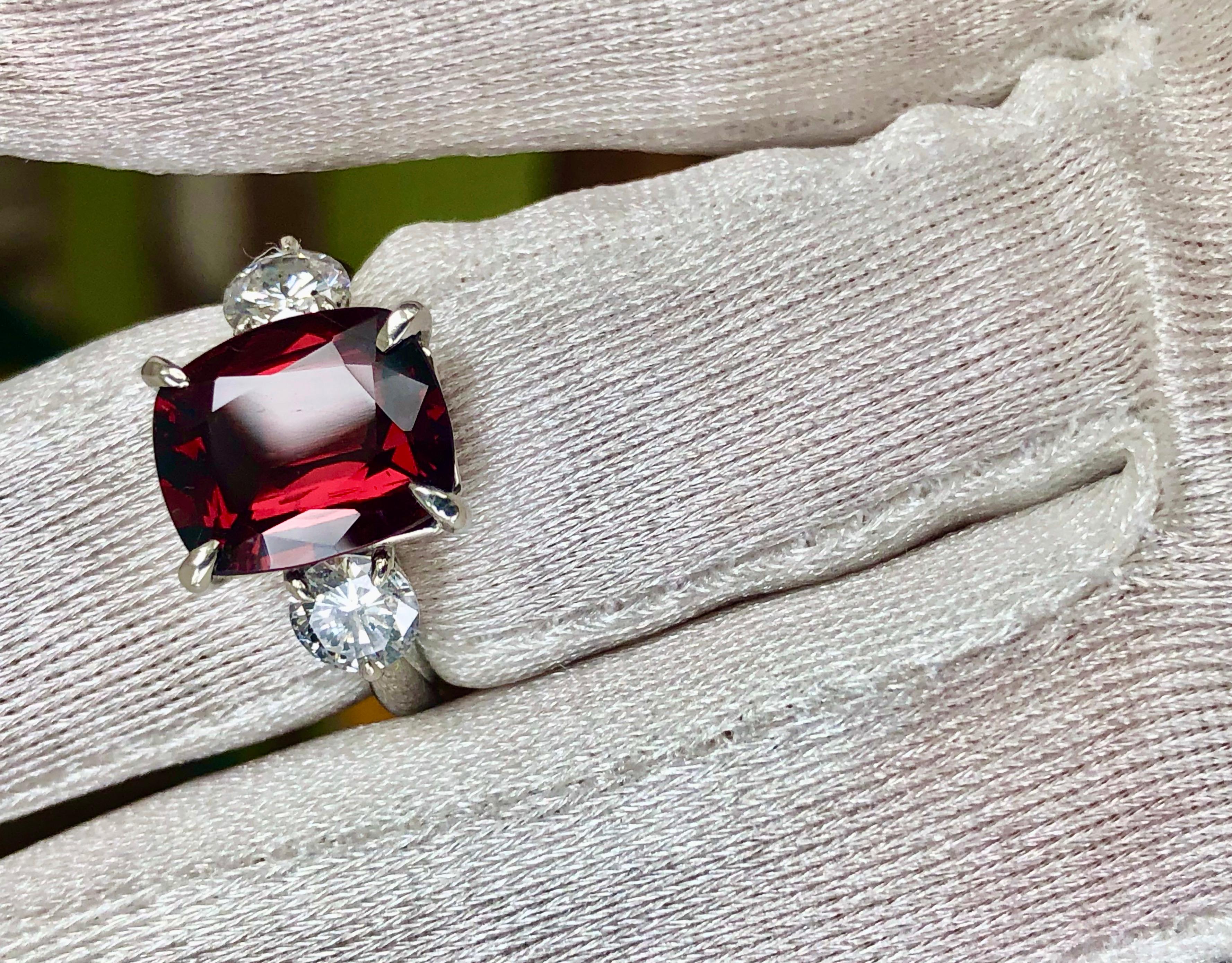 GIA 6.26 Carat Natural No Heat Burma Red Spinel Diamond Engagement Platinum Ring en vente 7