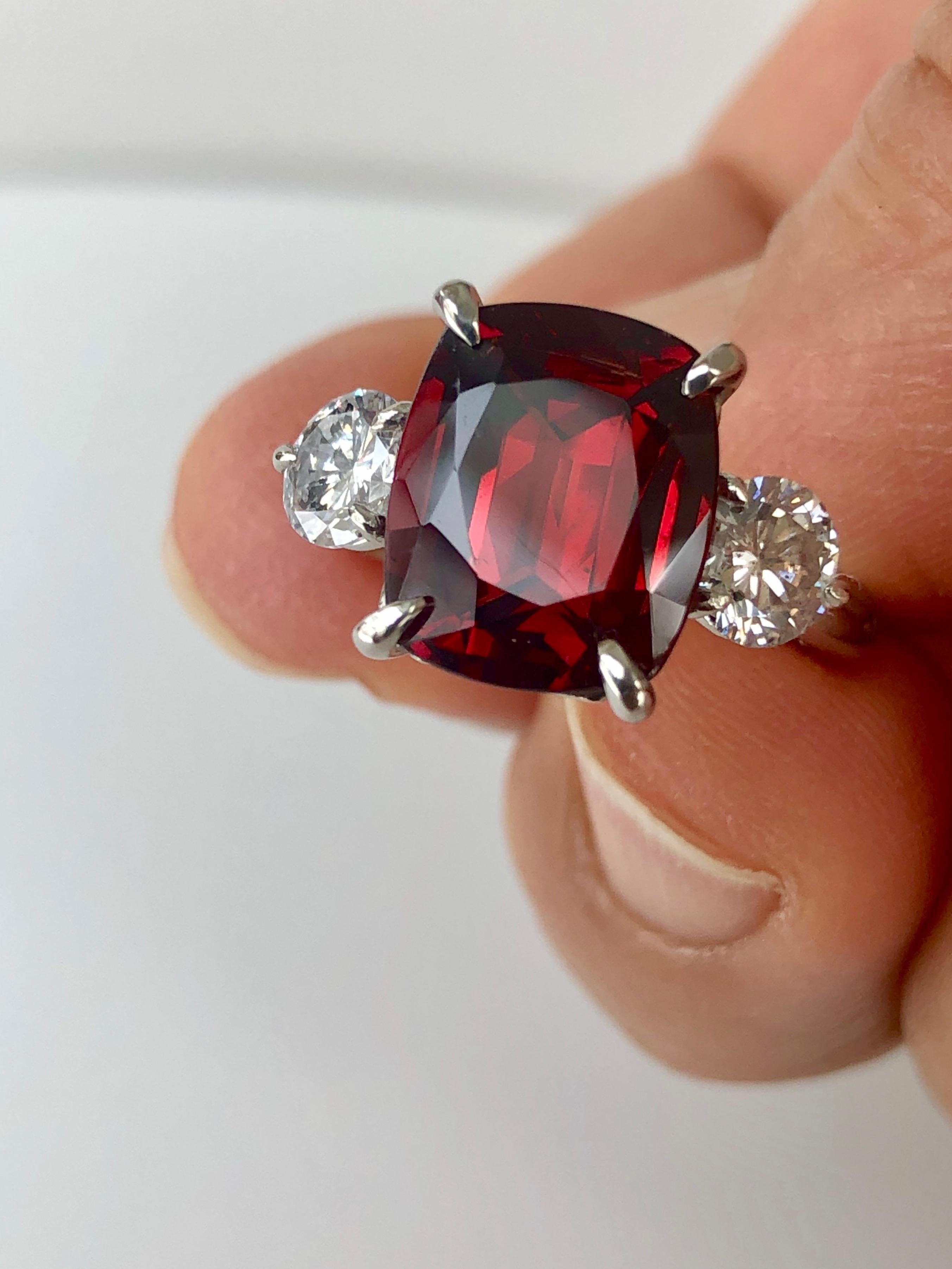 Taille coussin antique GIA 6.26 Carat Natural No Heat Burma Red Spinel Diamond Engagement Platinum Ring en vente