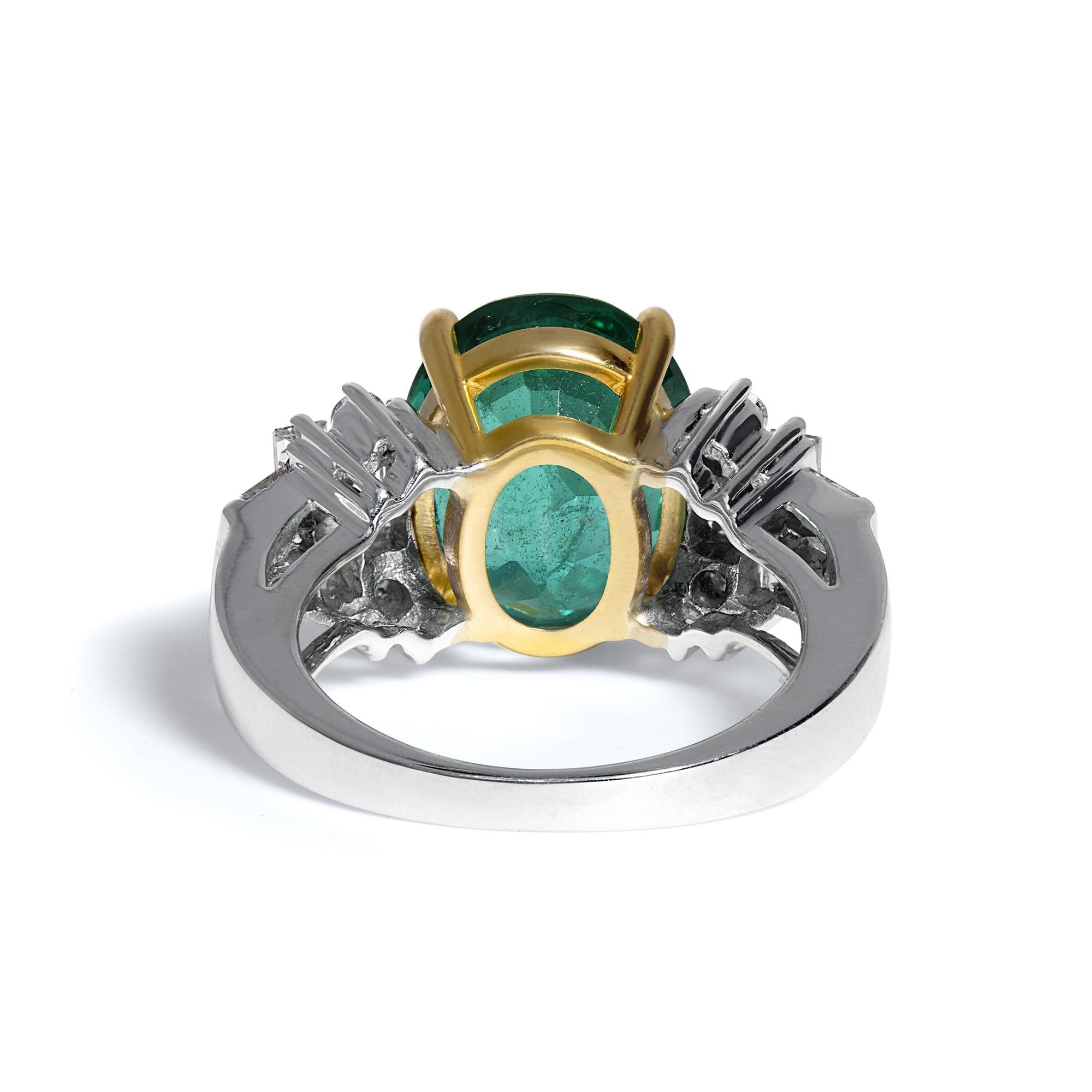 GIA 6.30 Carat Estate Green Oval Emerald Diamond Engagement 18 Karat Gold Ring In Good Condition In New York, NY