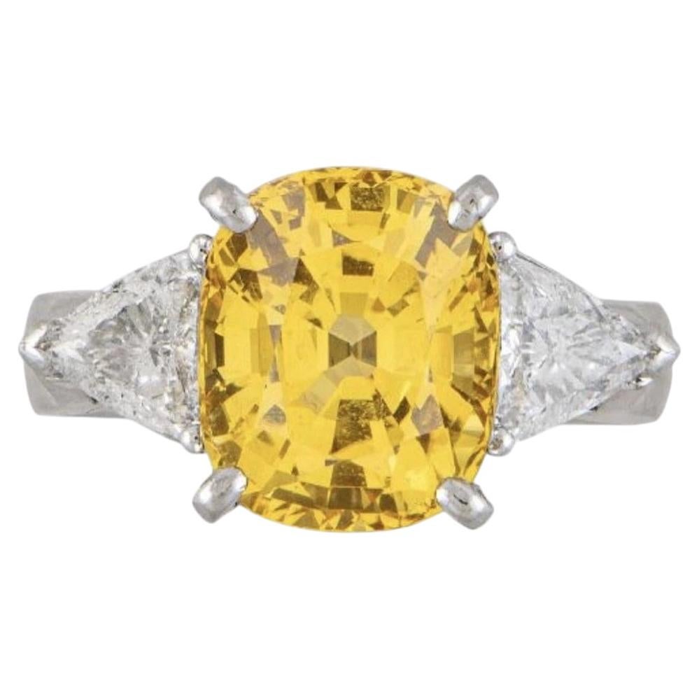GIA 6,50cts zaffiro giallo a cuscino e anello a 3 pietre con diamante in platino