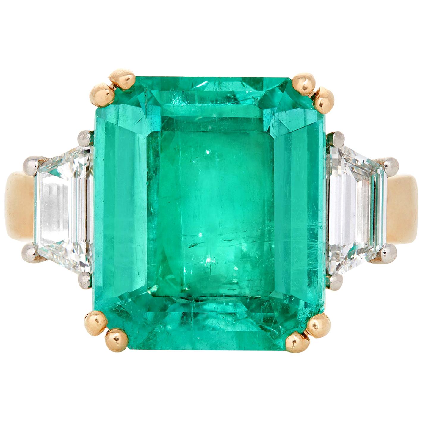 GIA 6.72 Carat Emerald Cut Colombian Emerald with Trapezoid Diamonds in 18 Karat