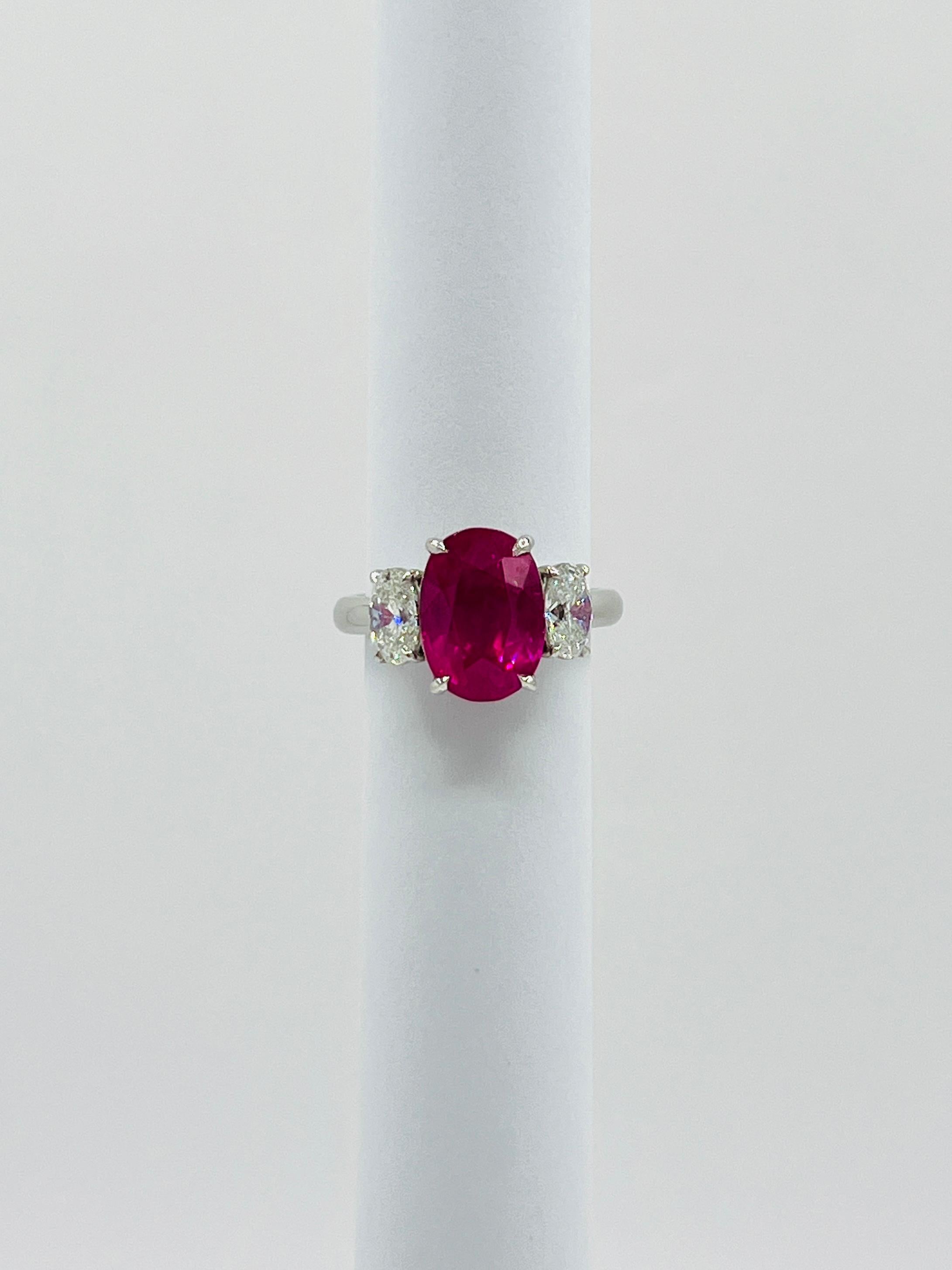 GIA Anello con zaffiro ovale rosa di Burma da 7 carati e diamante ovale bianco in platino in vendita 2