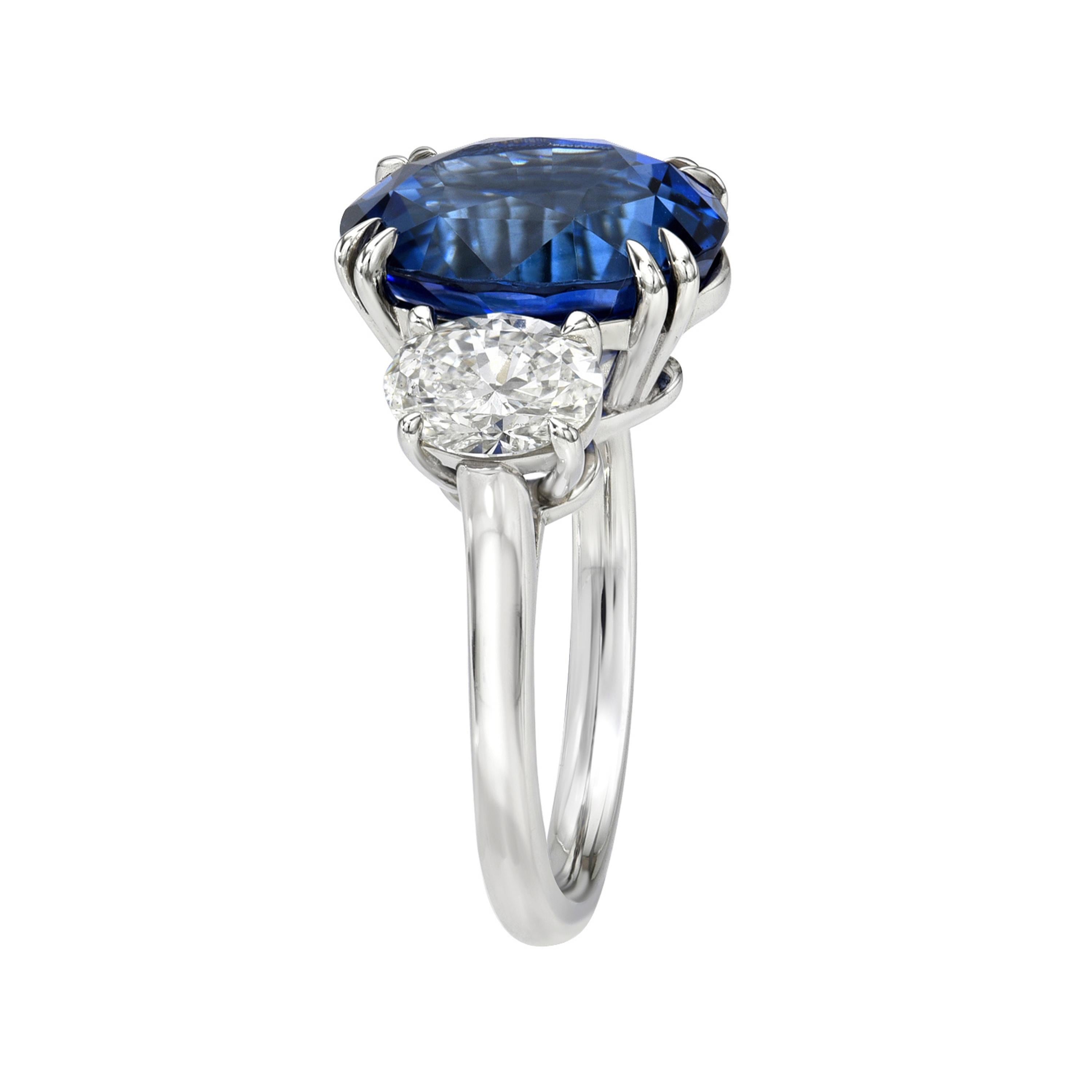 Bague de fiançailles en platine avec saphir bleu royal ovale de 7,03 carats - Beverly Hills GIA en vente 7