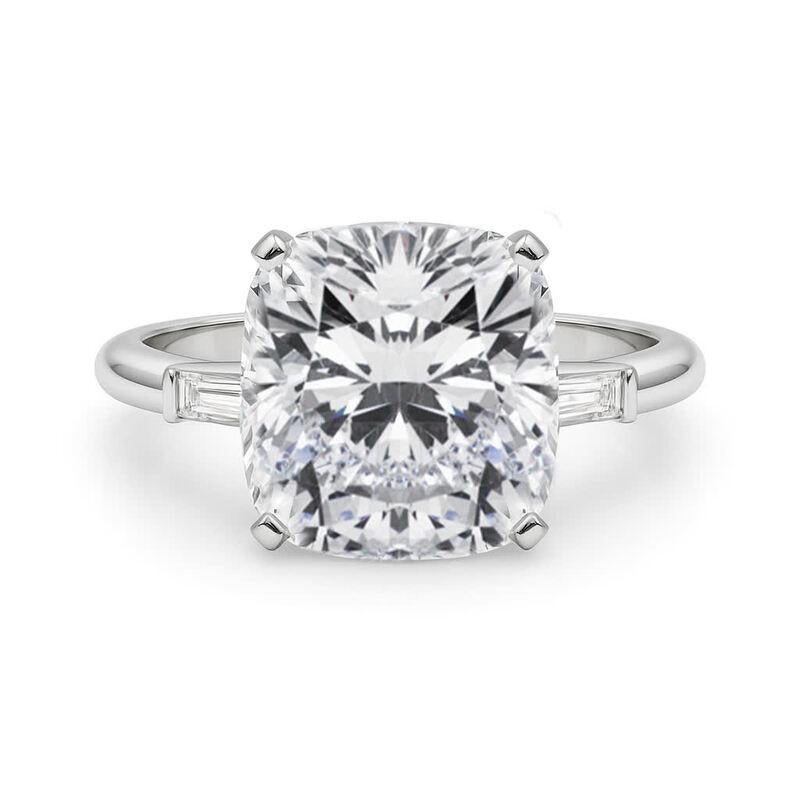Taille coussin GIA Bague en or blanc à diamants de 7,03ct à trois pierres coussinées et à baguettes effilées 18K en vente