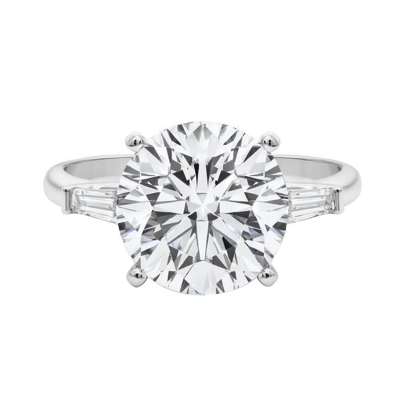 GIA 7,05ct Runde Drei-Stein konisch Baguette 18K Weißgold Diamantring im Angebot