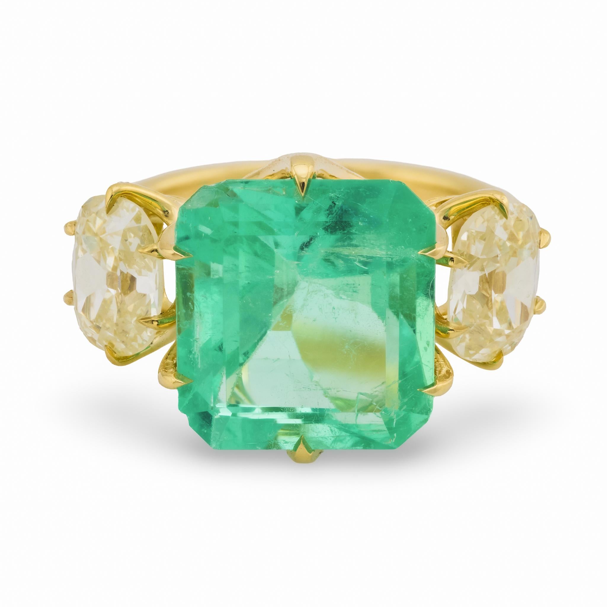 Moderne GIA Bague de cocktail en or jaune 18k avec émeraude colombienne de 7,14 carats et diamant en vente