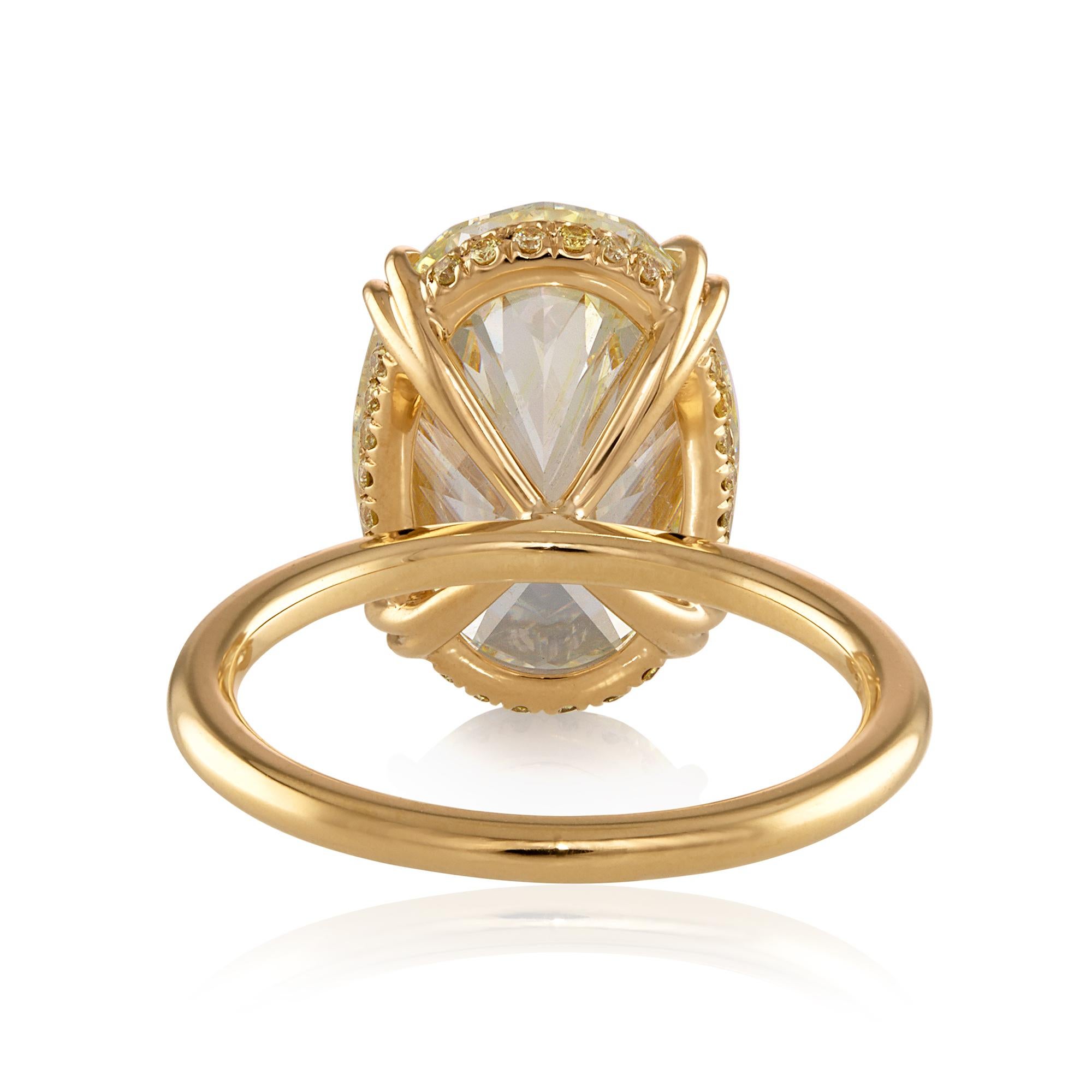 GIA 7.14ctw Canary Estate Oval Diamond Solitaire Engagement  18K Y Gold Ring In Good Condition In New York, NY