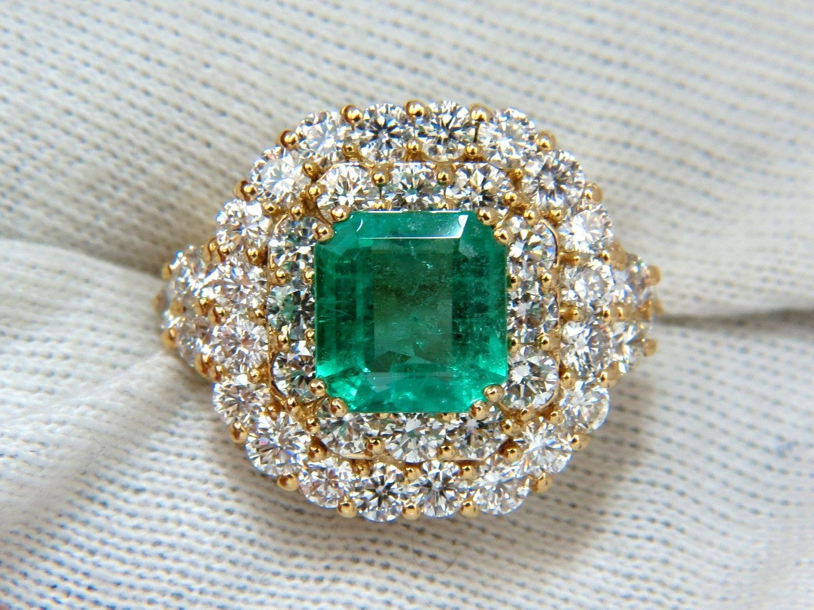 GIA 7.51 Natural Colombia Bright Green Emerald Diamonds Ring 18 Karat For Sale 4