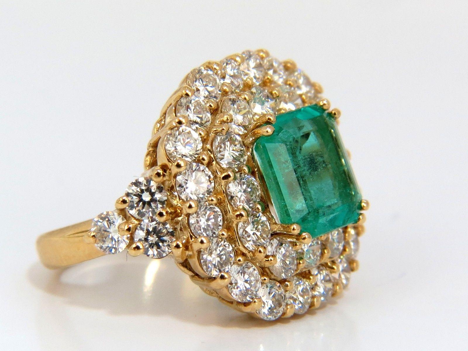 GIA 7.51 Natural Colombia Bright Green Emerald Diamonds Ring 18 Karat For Sale 3