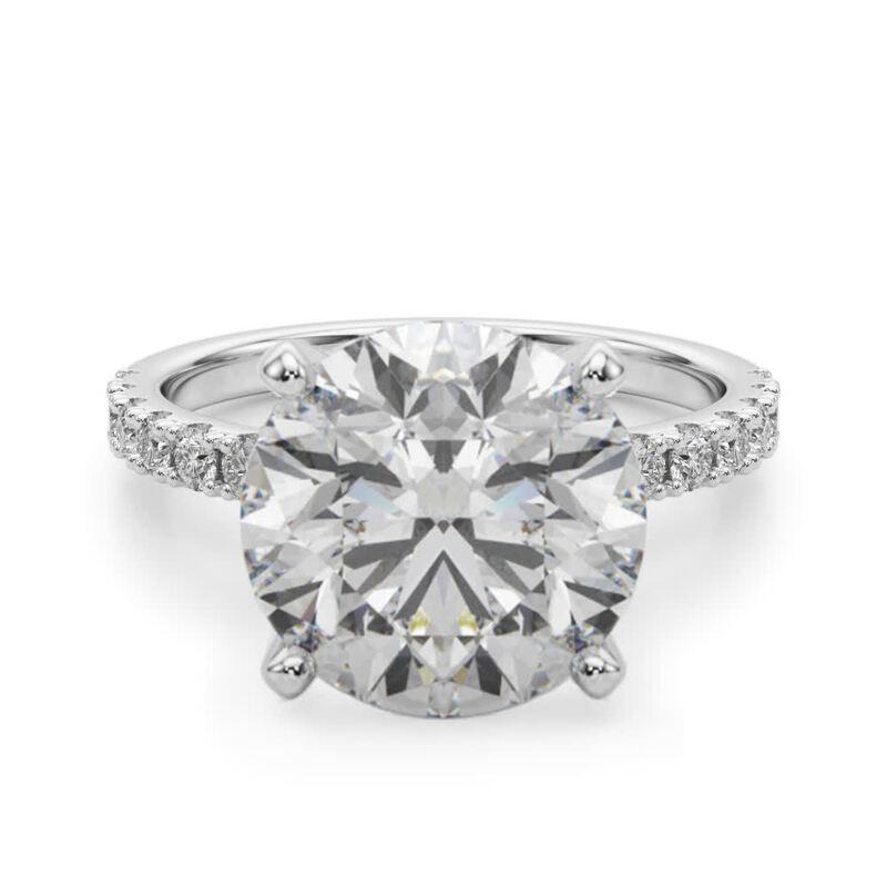 GIA 7,52ct Solitario rotondo con mezza eternità Anello con diamanti in oro bianco 18 carati In condizioni Nuovo in vendita a New York, NY