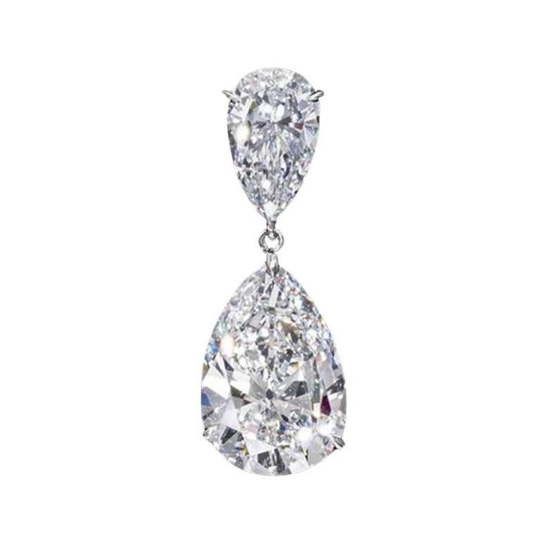 GIA 8.03 Carat Matched Pair of Pear Cut Diamonds set in 18K White Gold In New Condition For Sale In Rome, IT