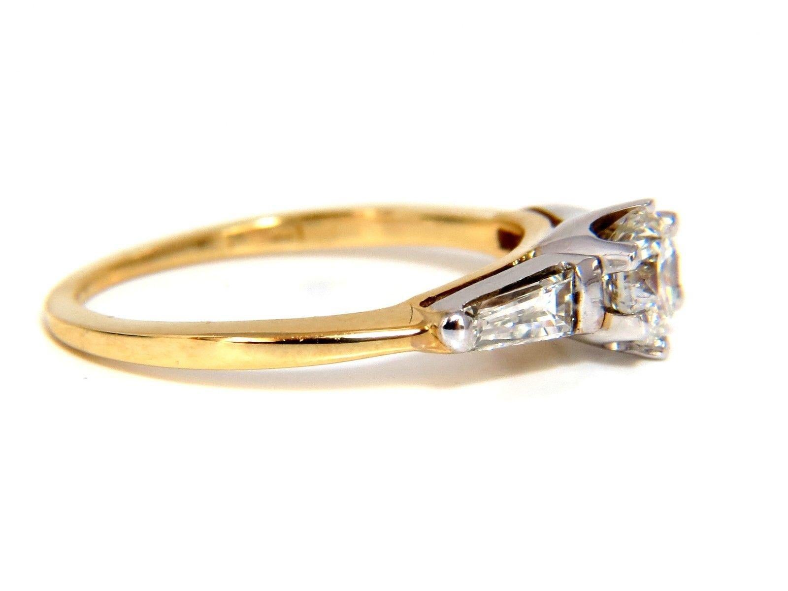 GIA 0,81 Karat Rundschliff Diamant Ring Baguettes 14 Karat H/SI-1 Keine Schwarzer Pfeffer im Zustand „Neu“ im Angebot in New York, NY